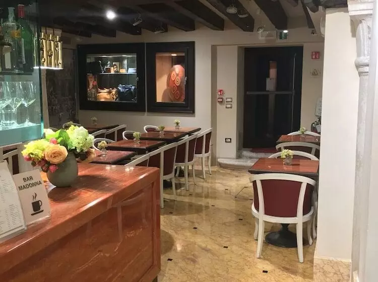 هتل Palazzetto Madonna