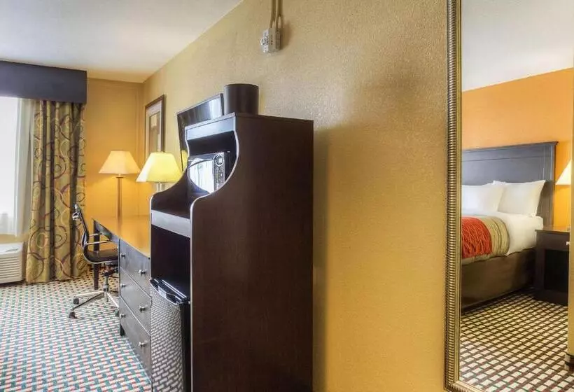 فندق Quality Inn & Suites Chattanooga East Ridge