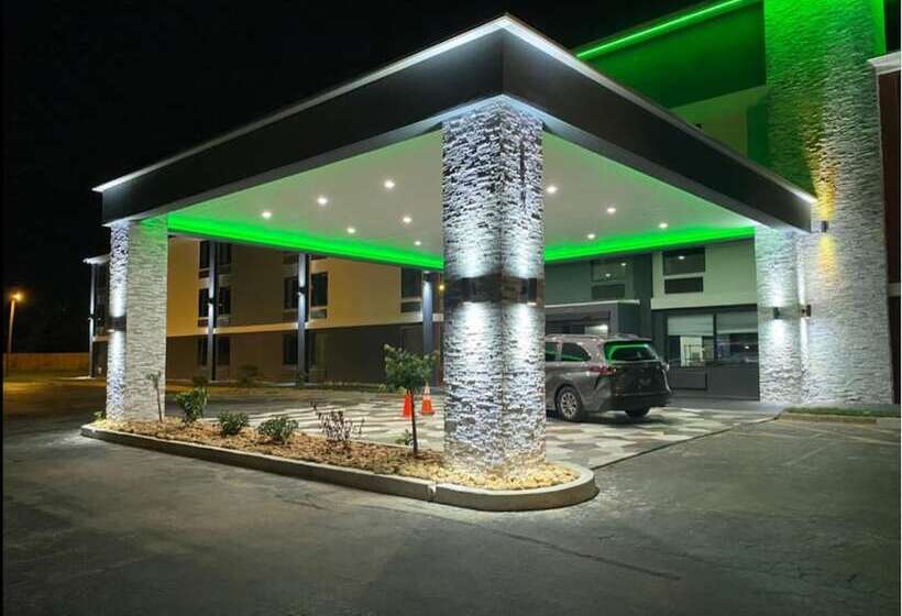 Отель Quality Inn & Suites Chattanooga East Ridge