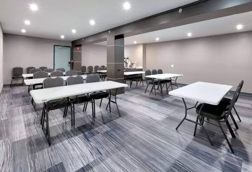 فندق Quality Inn & Suites Chattanooga East Ridge