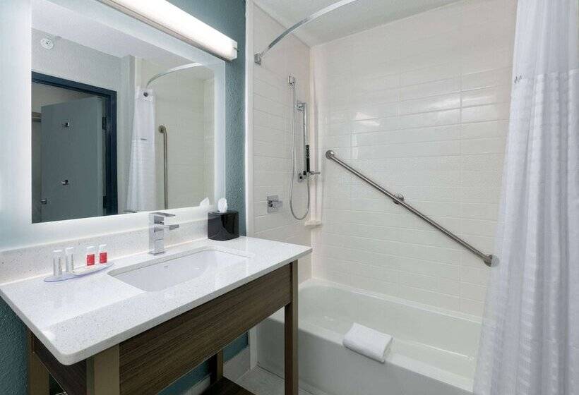 Отель Quality Inn & Suites Chattanooga East Ridge