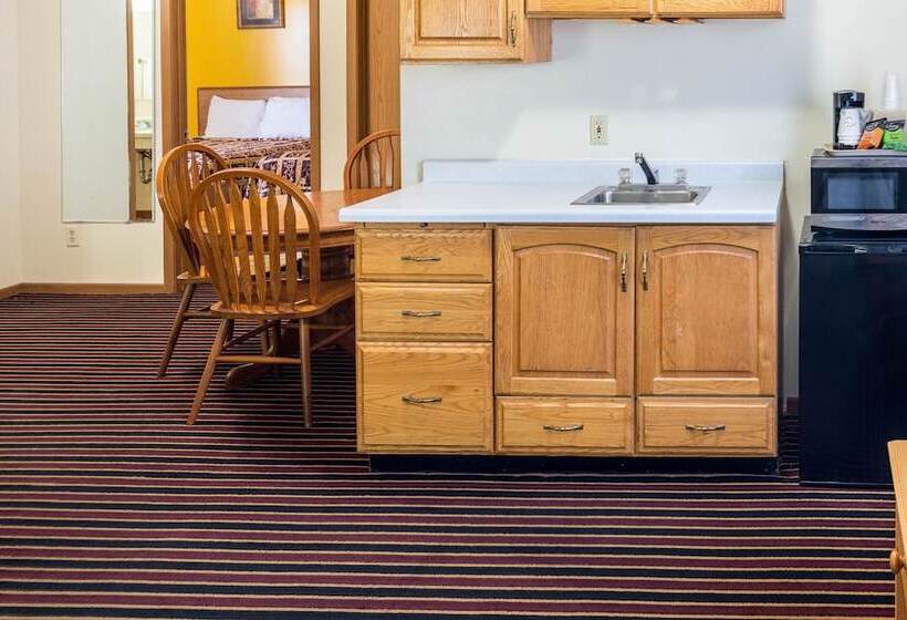 فندق Rodeway Inn & Suites