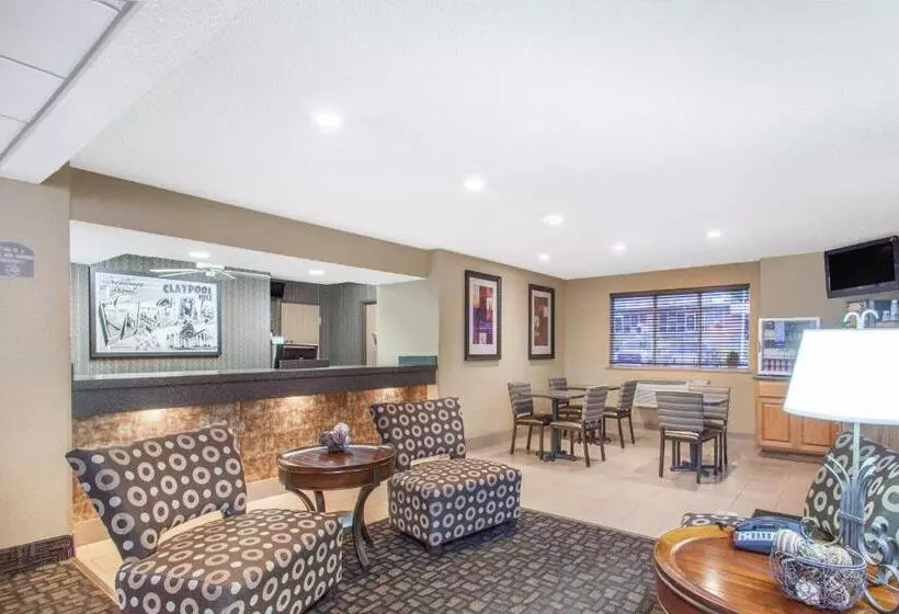 ホテル Super 8 By Wyndham Richlands/claypool Hill Area