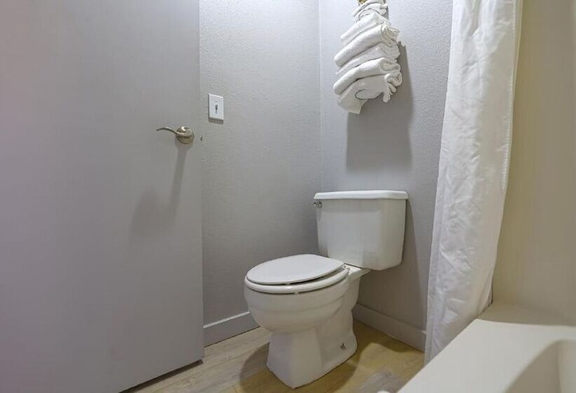 Oyo Waves Hotel Newport Or Nye Beach