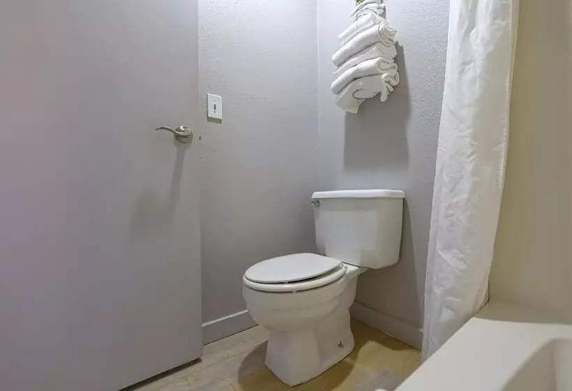 Oyo Waves Hotel Newport Or Nye Beach