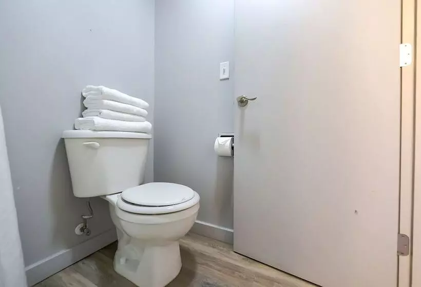 Oyo Waves Hotel Newport Or Nye Beach