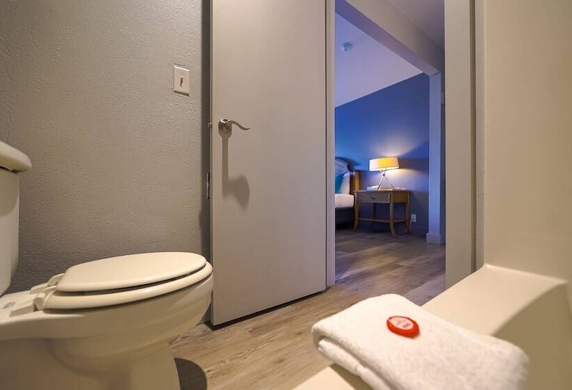 Oyo Waves Hotel Newport Or Nye Beach