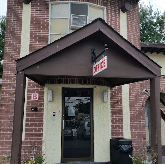 מוטל Budget Motor Inn Stony Point