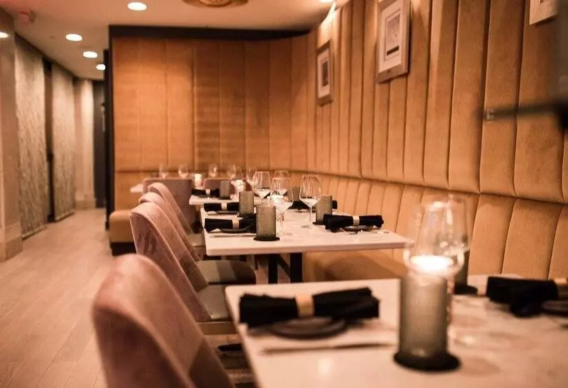 Ambassador Hotel Kansas City, Autograph Collection