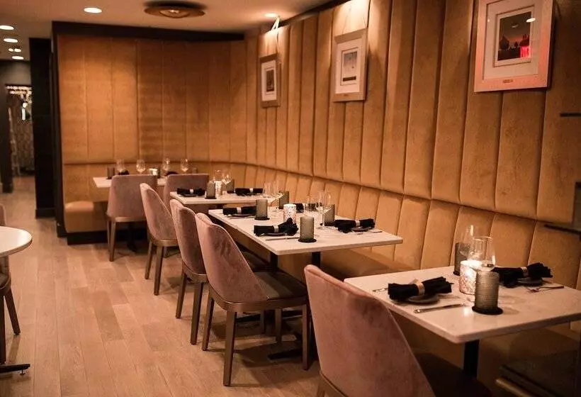 Ambassador Hotel Kansas City, Autograph Collection