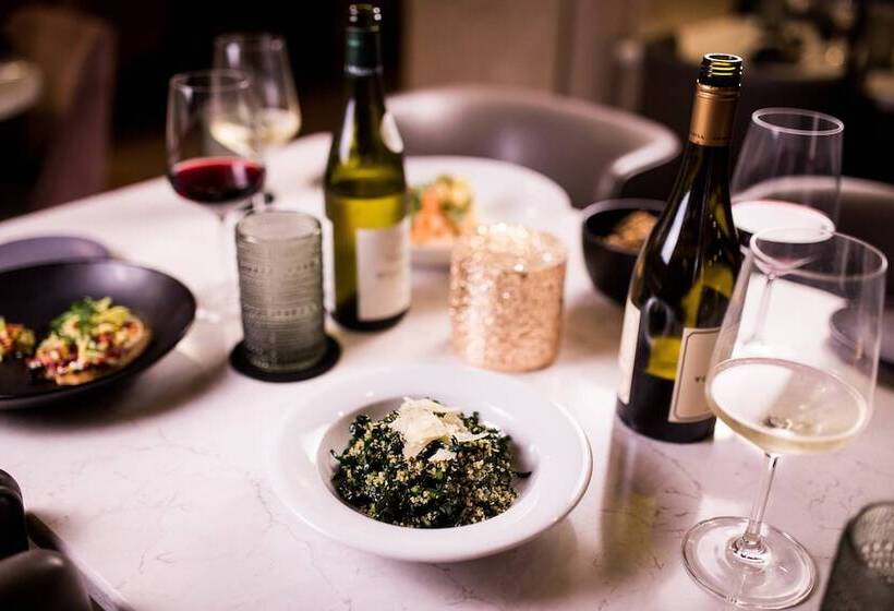 Ambassador Hotel Kansas City, Autograph Collection