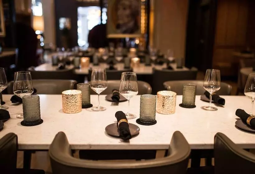 Ambassador Hotel Kansas City, Autograph Collection