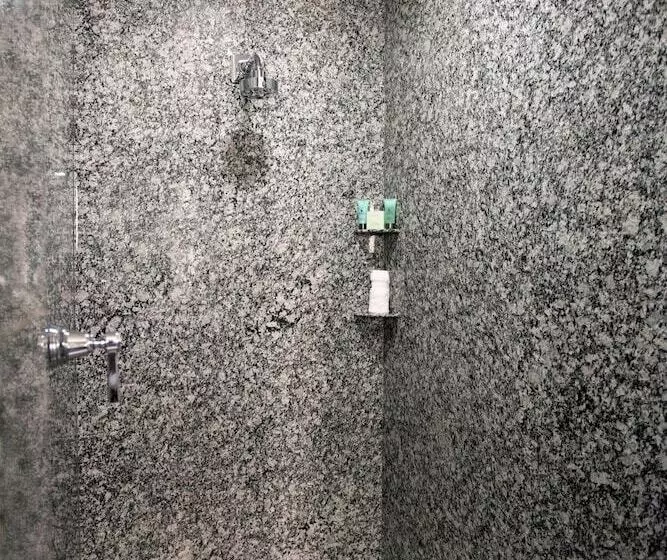 Ambassador Hotel Kansas City, Autograph Collection