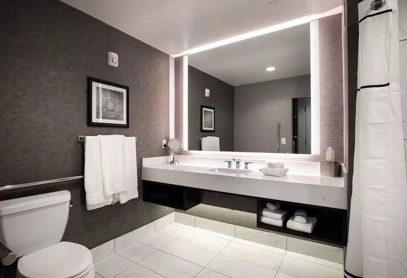 Ambassador Hotel Kansas City, Autograph Collection