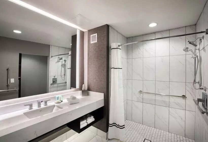 Ambassador Hotel Kansas City, Autograph Collection