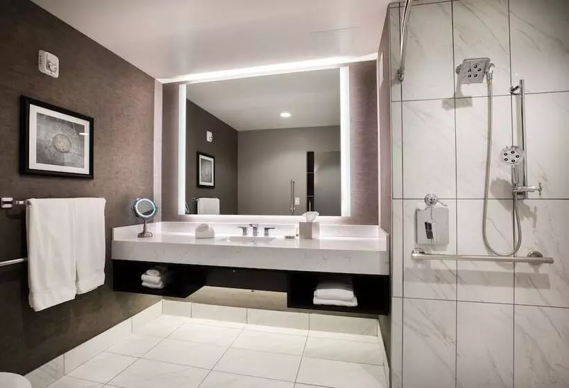 Ambassador Hotel Kansas City, Autograph Collection