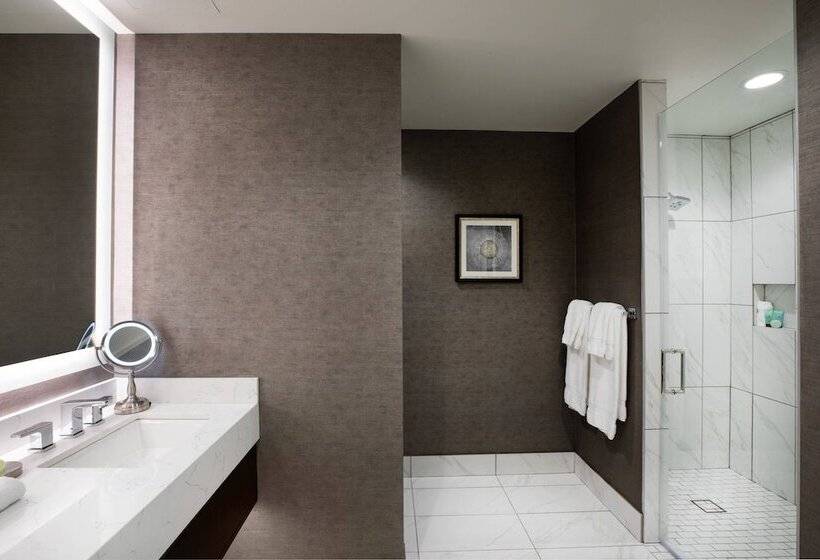 Ambassador Hotel Kansas City, Autograph Collection