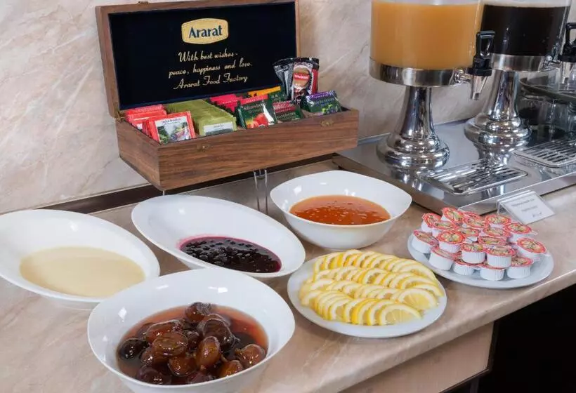 هتل Ani Central Inn