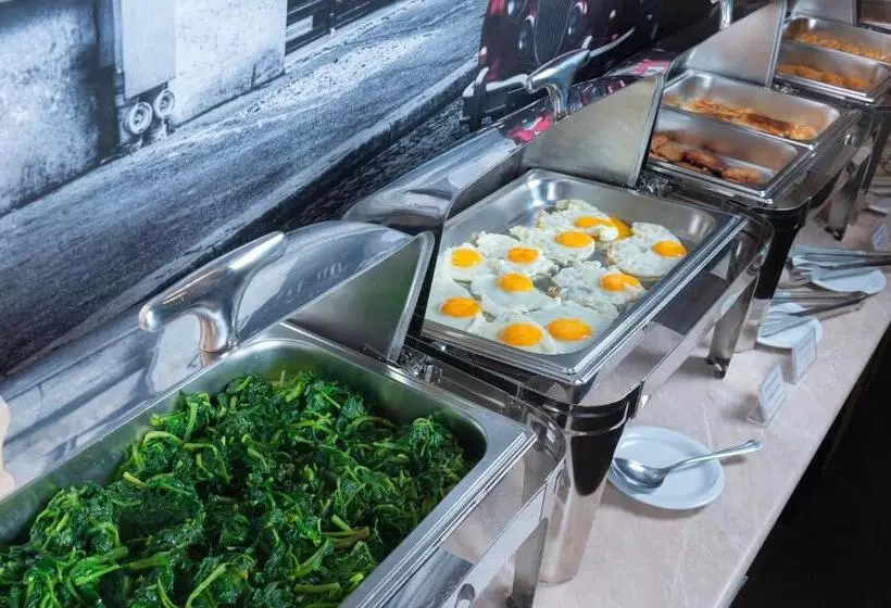 هتل Ani Central Inn