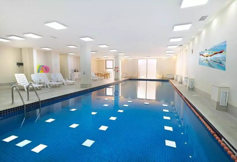 هتل Ani Central Inn