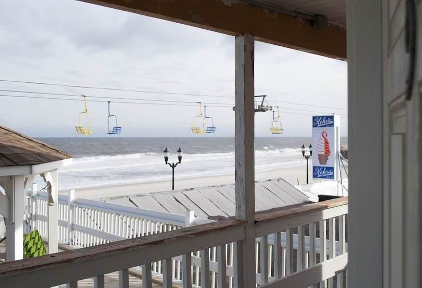 Boardwalk Hotel Charlee & Apartments Beach Hotel Oceanfront