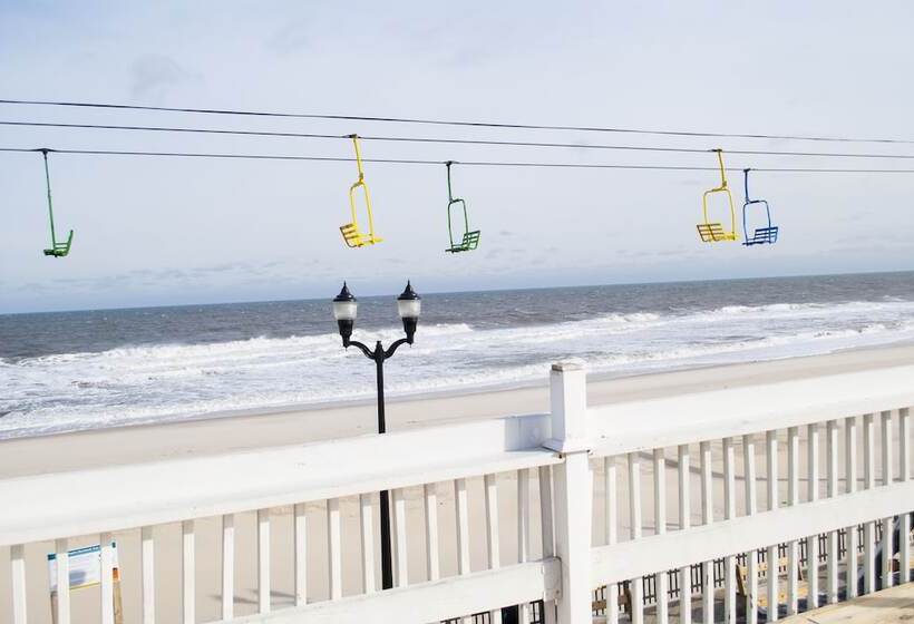 Boardwalk Hotel Charlee & Apartments Beach Hotel Oceanfront