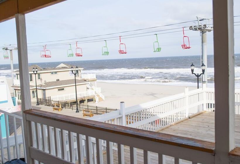 Boardwalk Hotel Charlee & Apartments Beach Hotel Oceanfront