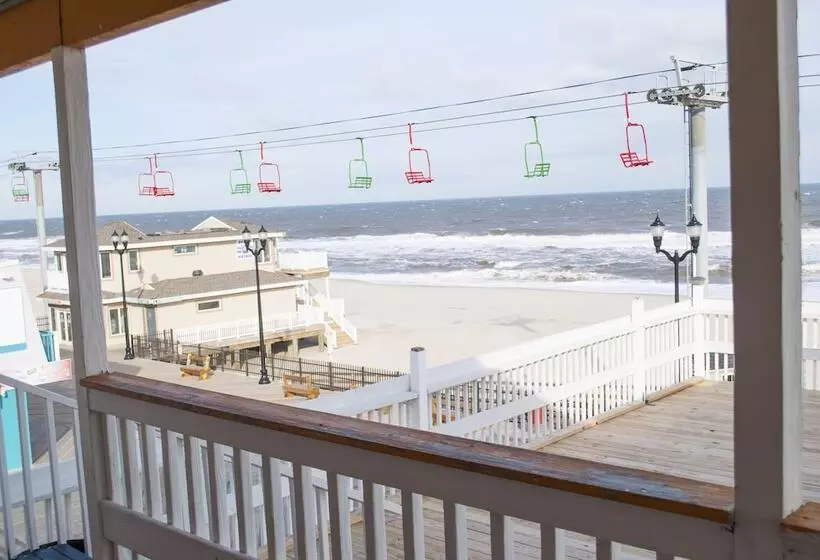 Boardwalk Hotel Charlee & Apartments Beach Hotel Oceanfront