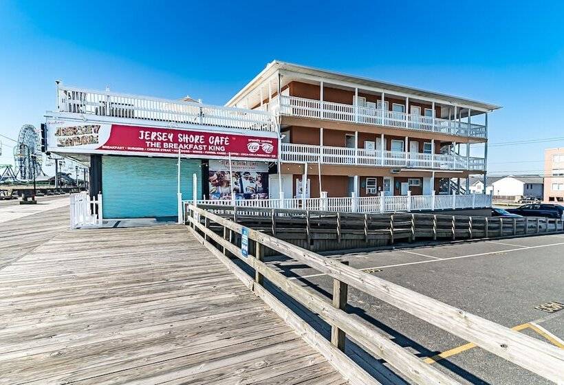 Boardwalk Hotel Charlee & Apartments Beach Hotel Oceanfront