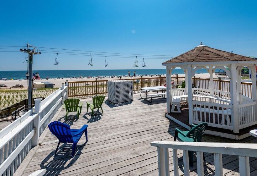 Boardwalk Hotel Charlee & Apartments Beach Hotel Oceanfront