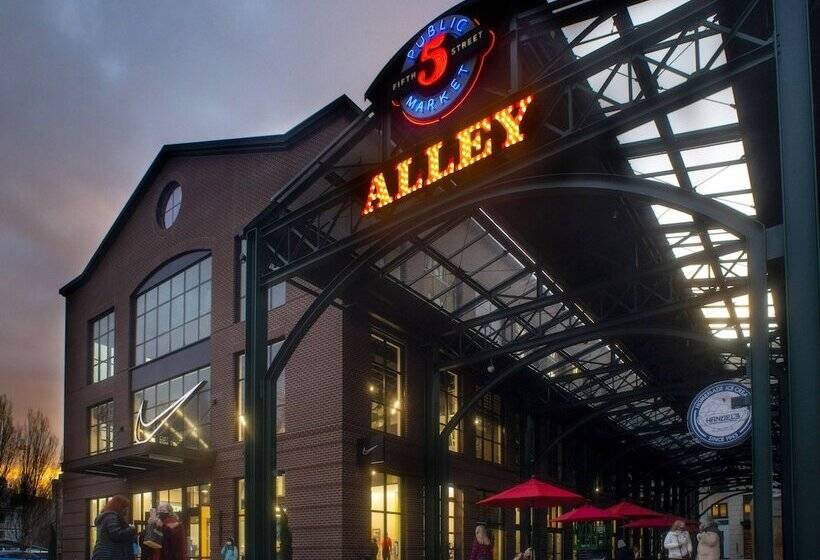 Отель Inn At The 5th