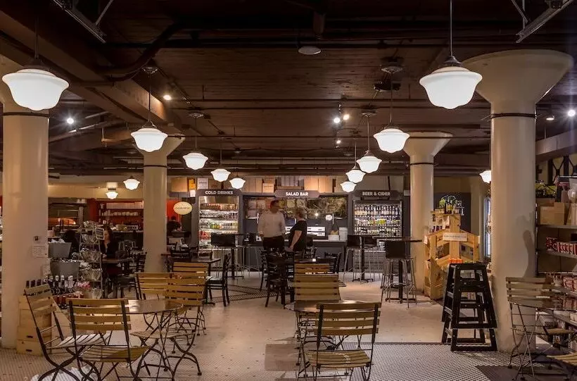 Отель Inn At The 5th