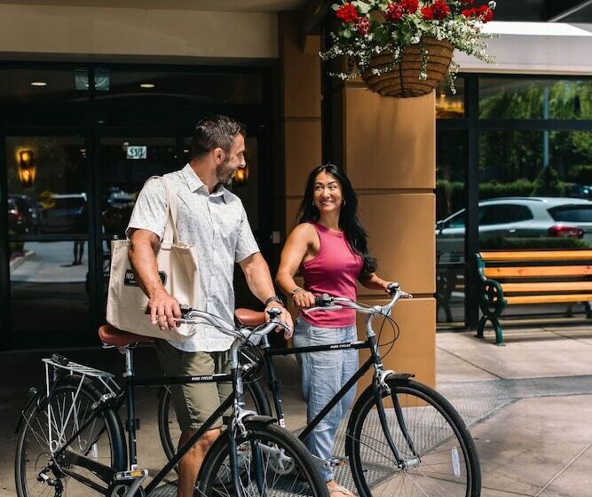 Отель Inn At The 5th