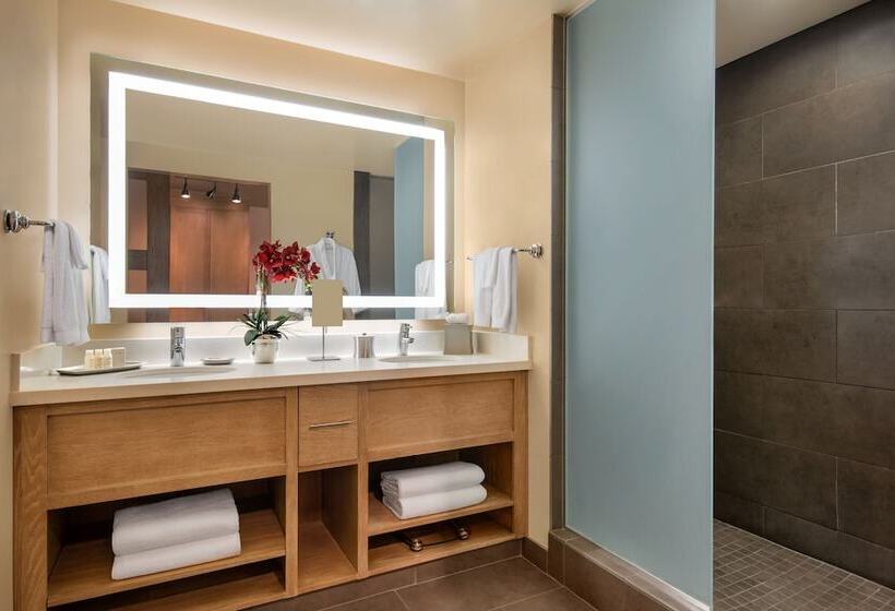 Отель Inn At The 5th