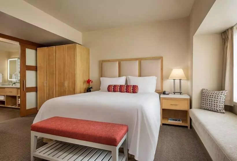 Отель Inn At The 5th