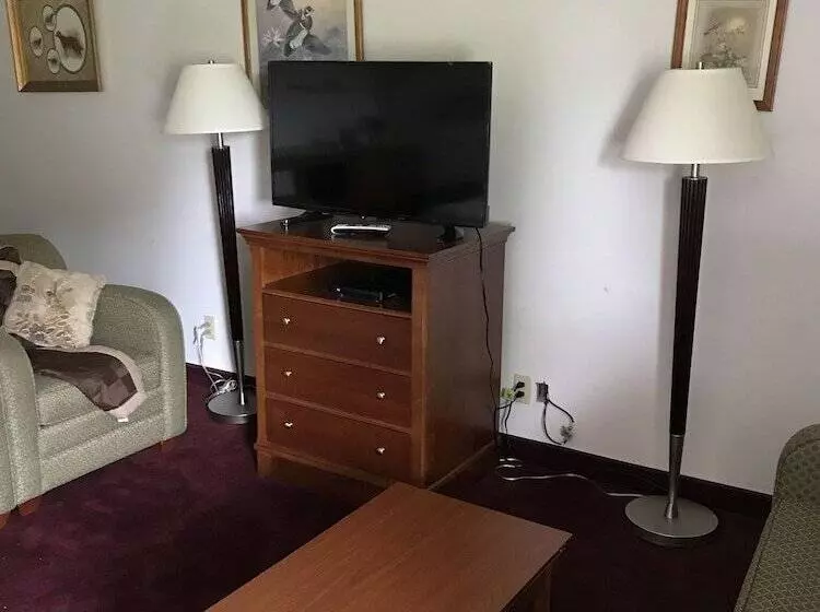 ホテル Lake Tree Inn & Suites