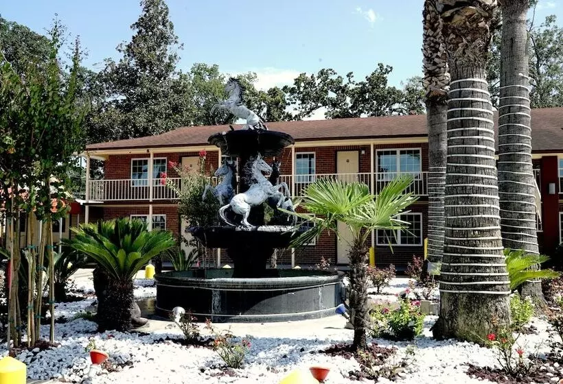 호텔 Savannah Inn And Suites