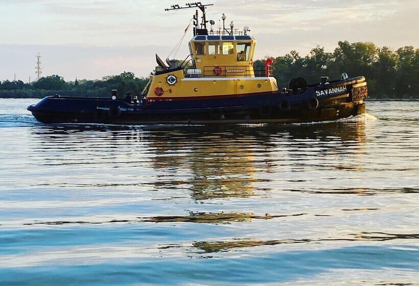 فندق Savannah Inn And Suites