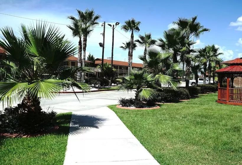 호텔 Savannah Inn And Suites