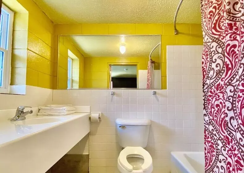 호텔 Savannah Inn And Suites