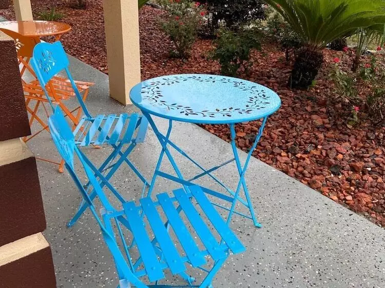 호텔 Savannah Inn And Suites