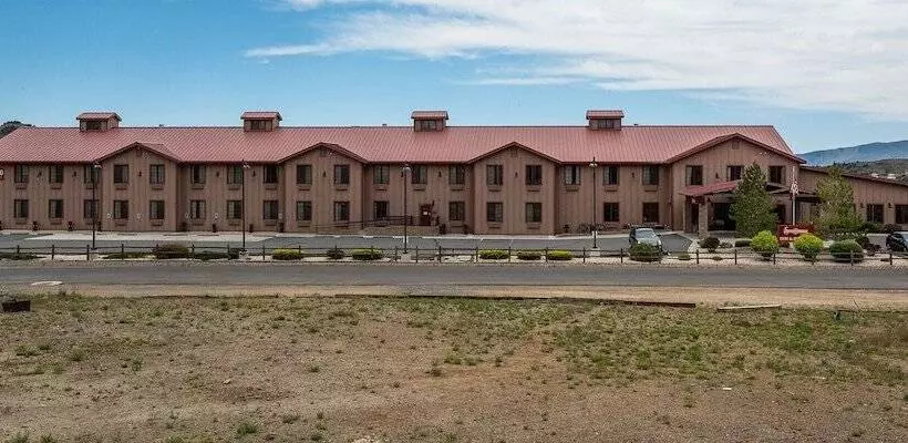 Отель Silverland Inn