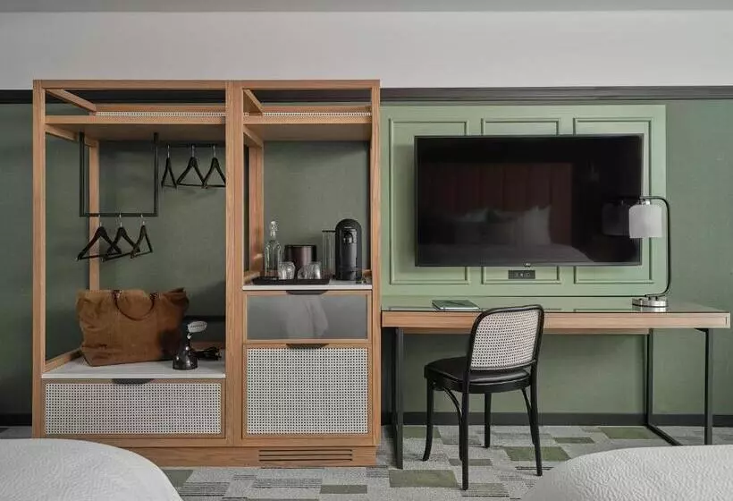 בית מלון כפרי Six South St.