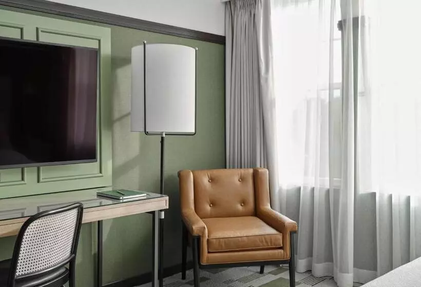 בית מלון כפרי Six South St.