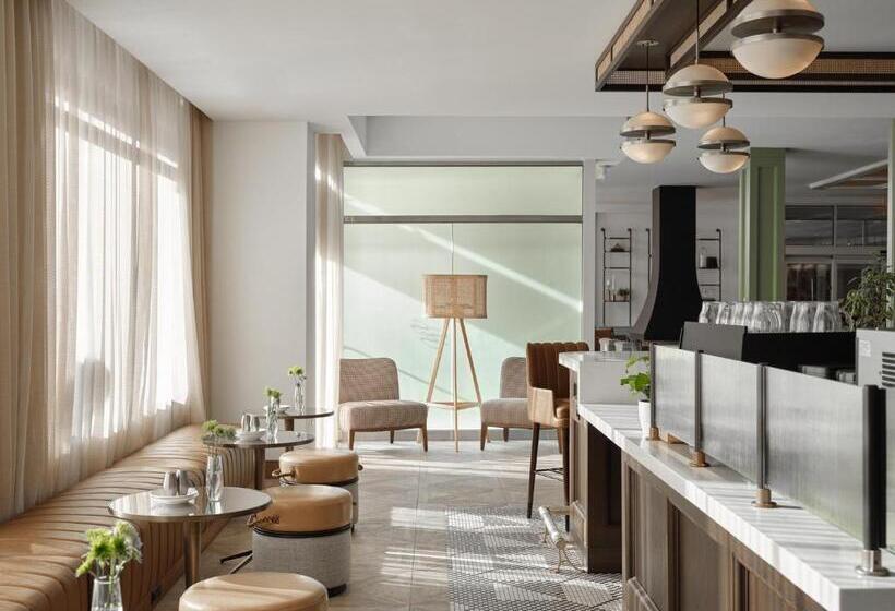 ホテル Six South St.