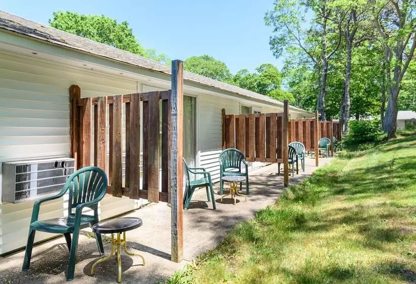 Мотель Blue Dolphin Inn