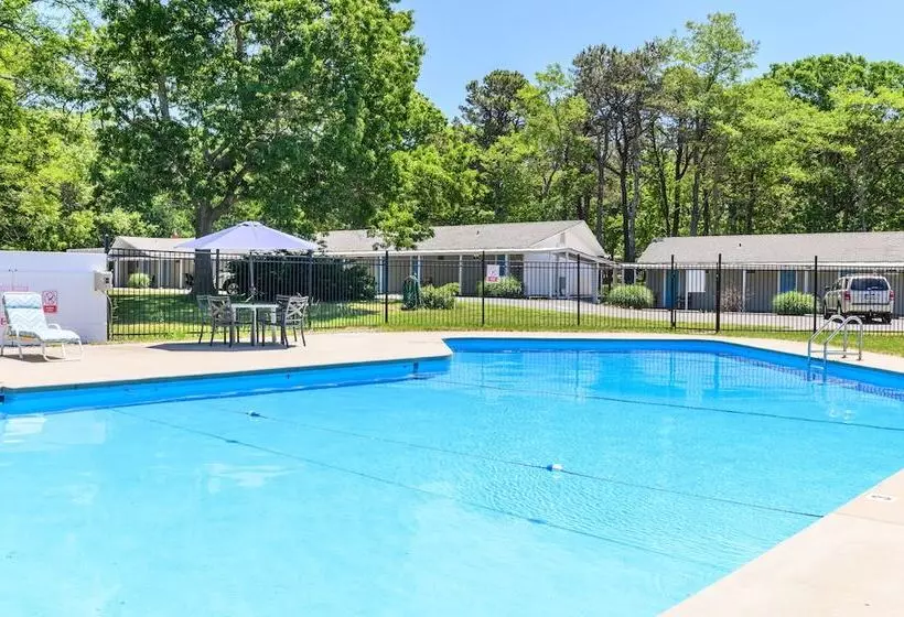 Мотель Blue Dolphin Inn