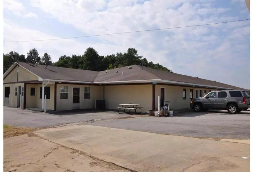 汽车旅馆  Budget Inn Elkmont