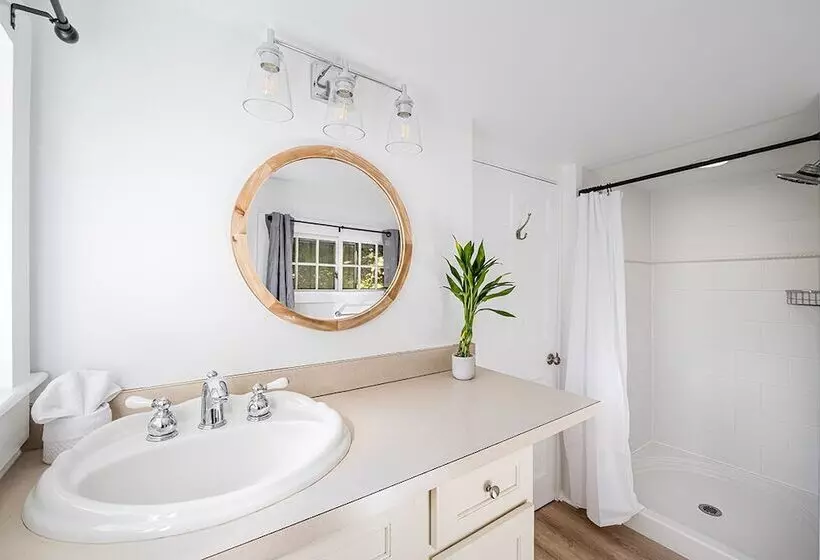 モーテル Riverhouse By Weekender Formerly Jack Daniels Inn