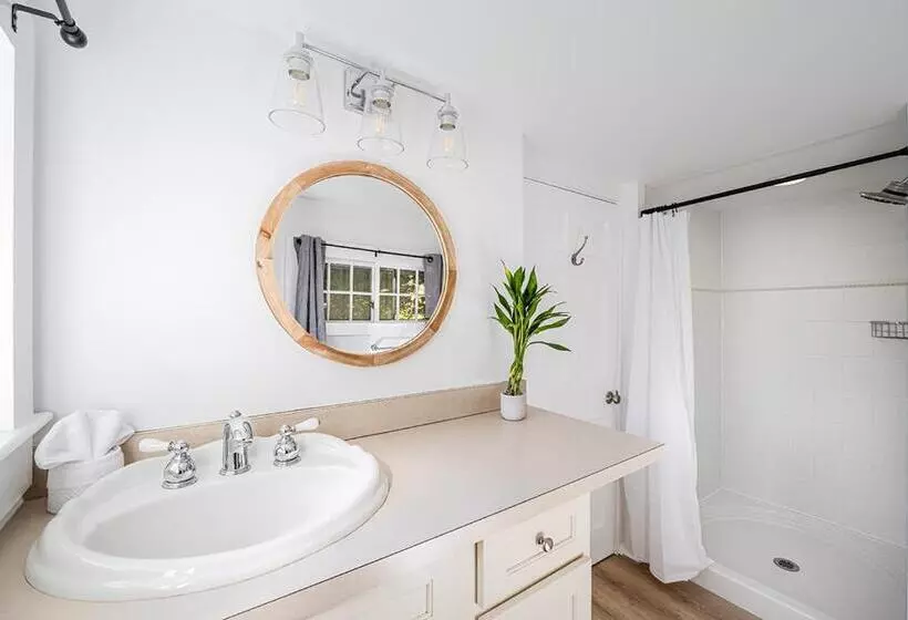 モーテル Riverhouse By Weekender Formerly Jack Daniels Inn